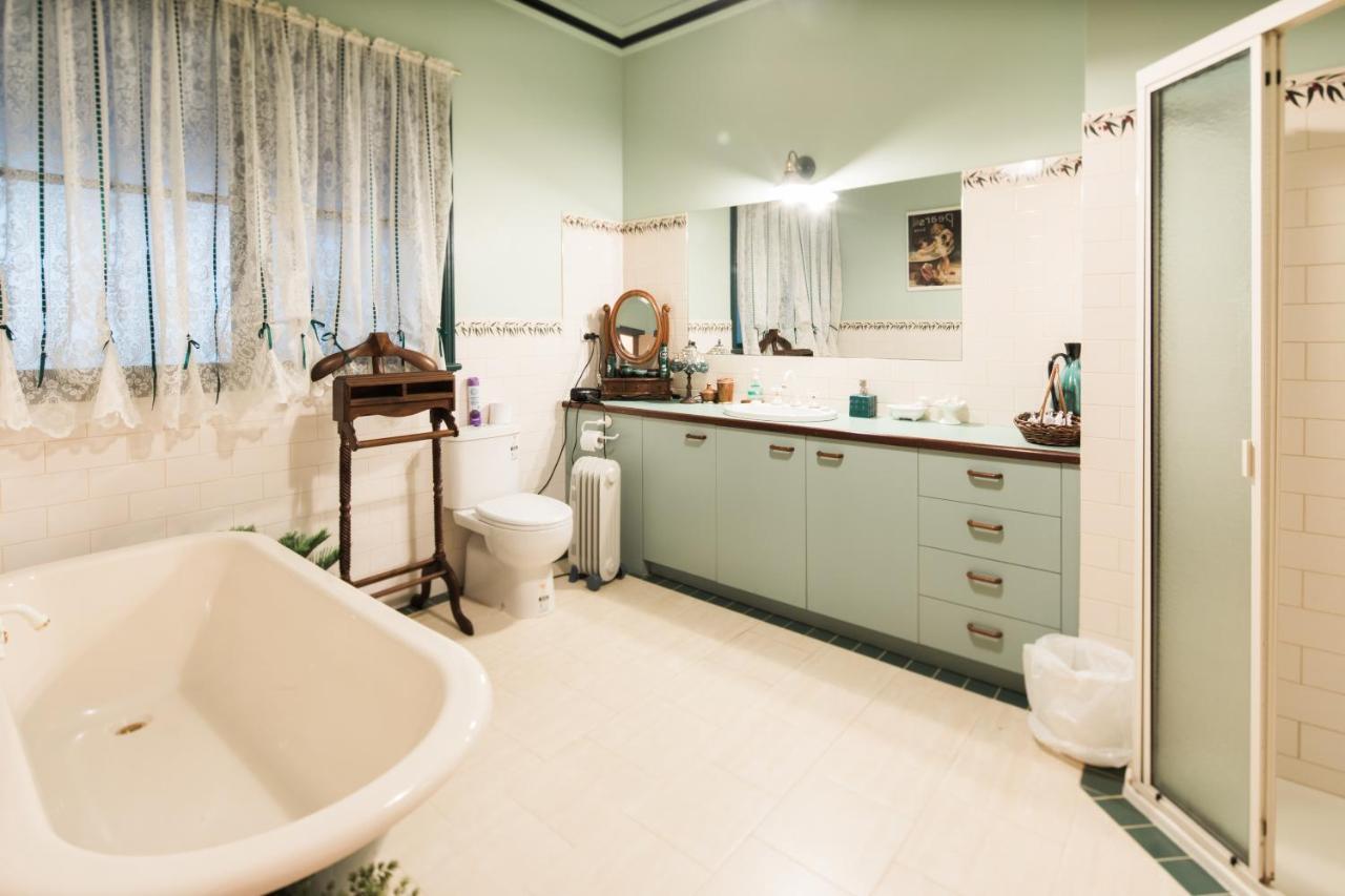 Rustic Refuge Guesthouse Kalorama ภายนอก รูปภาพ